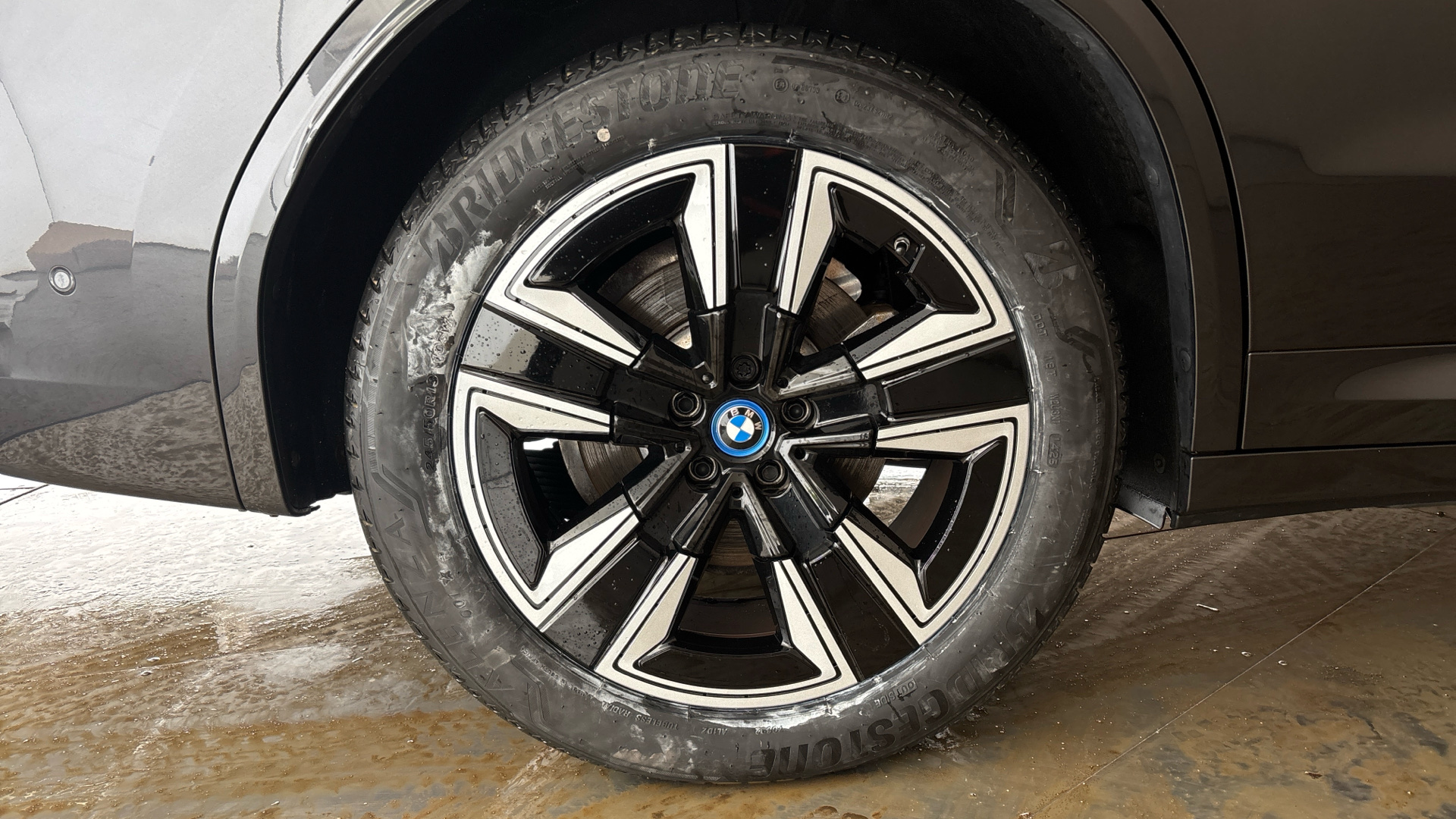 4020883 210kW M Sport 80kWh 5dr Auto