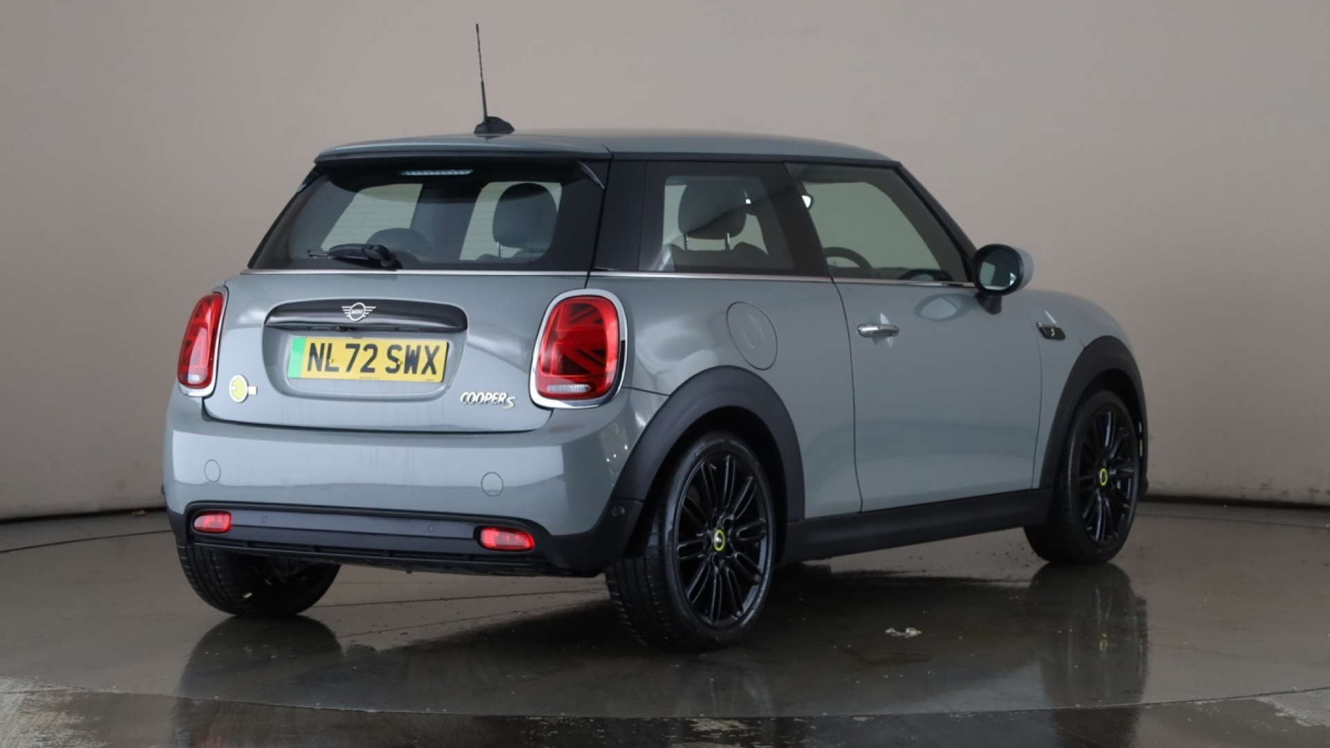 4020800 135kW Cooper S Level 2 33kWh 3dr Auto