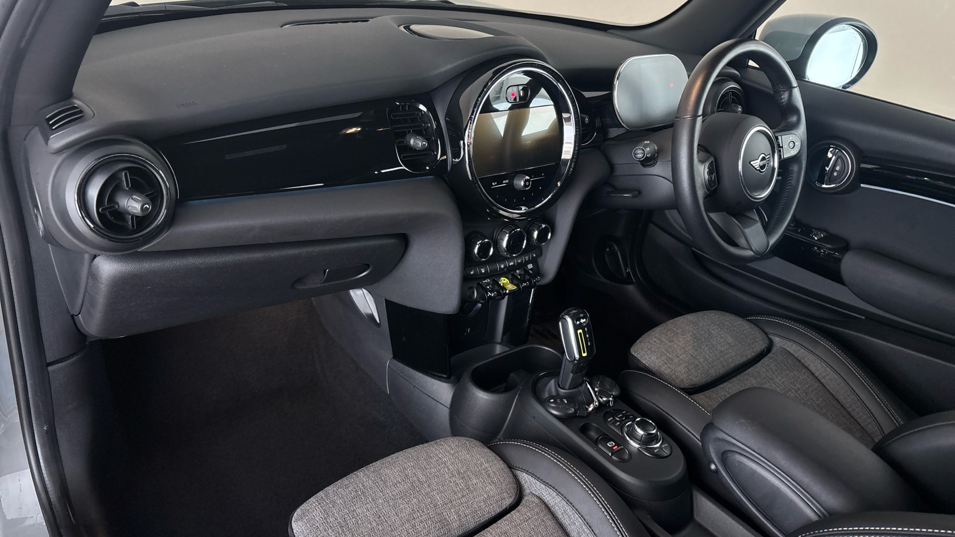 4020800 135kW Cooper S Level 2 33kWh 3dr Auto