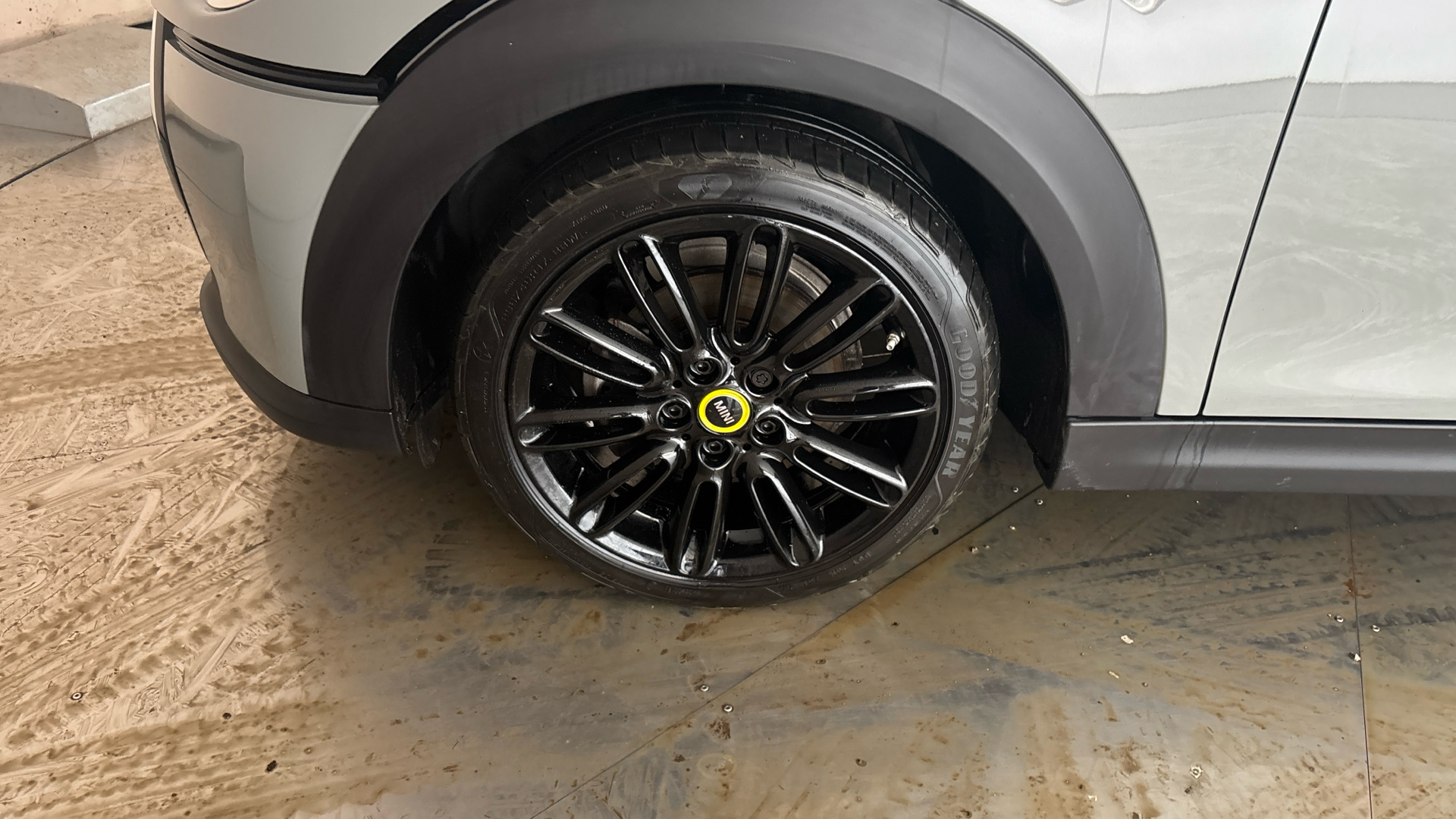 4020800 135kW Cooper S Level 2 33kWh 3dr Auto