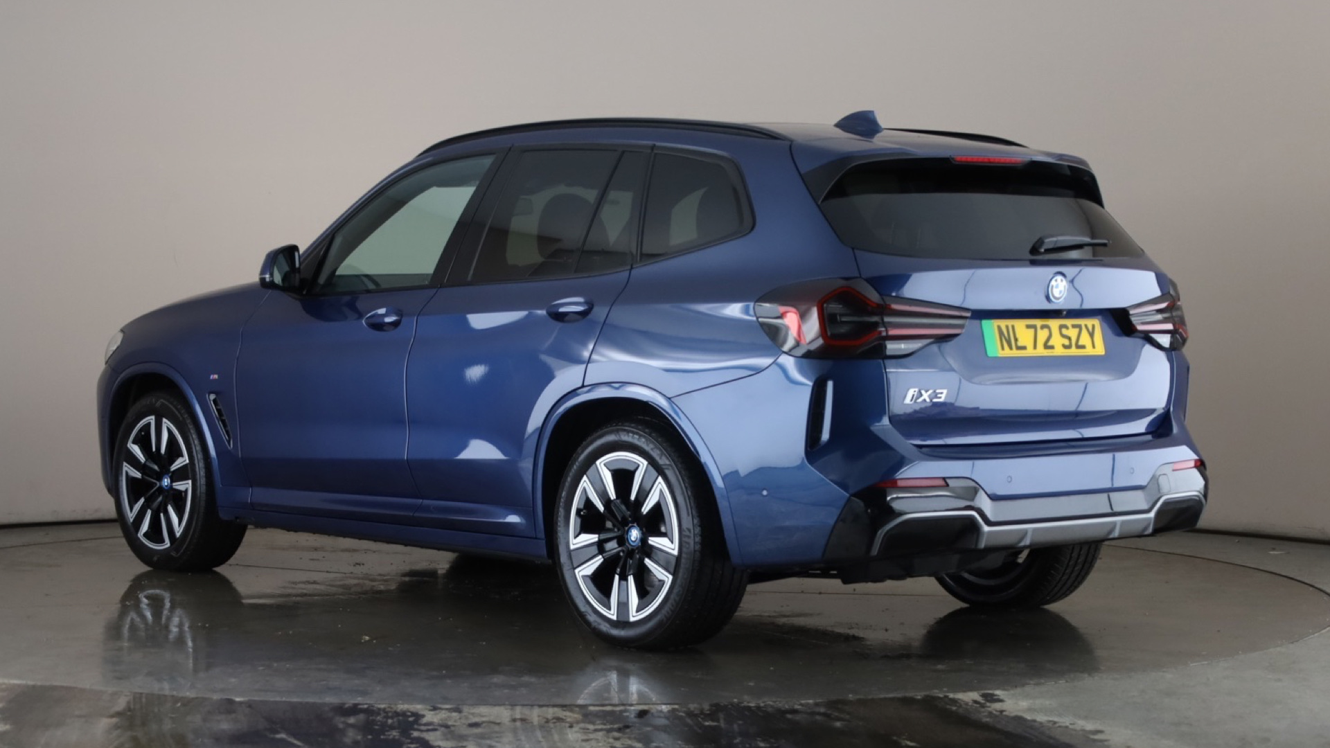 4020630 210kW M Sport 80kWh 5dr Auto