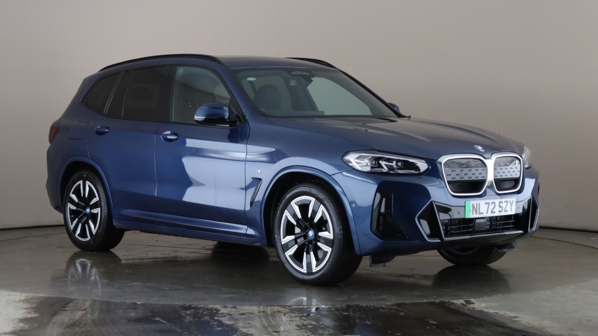 4020630 210kW M Sport 80kWh 5dr Auto