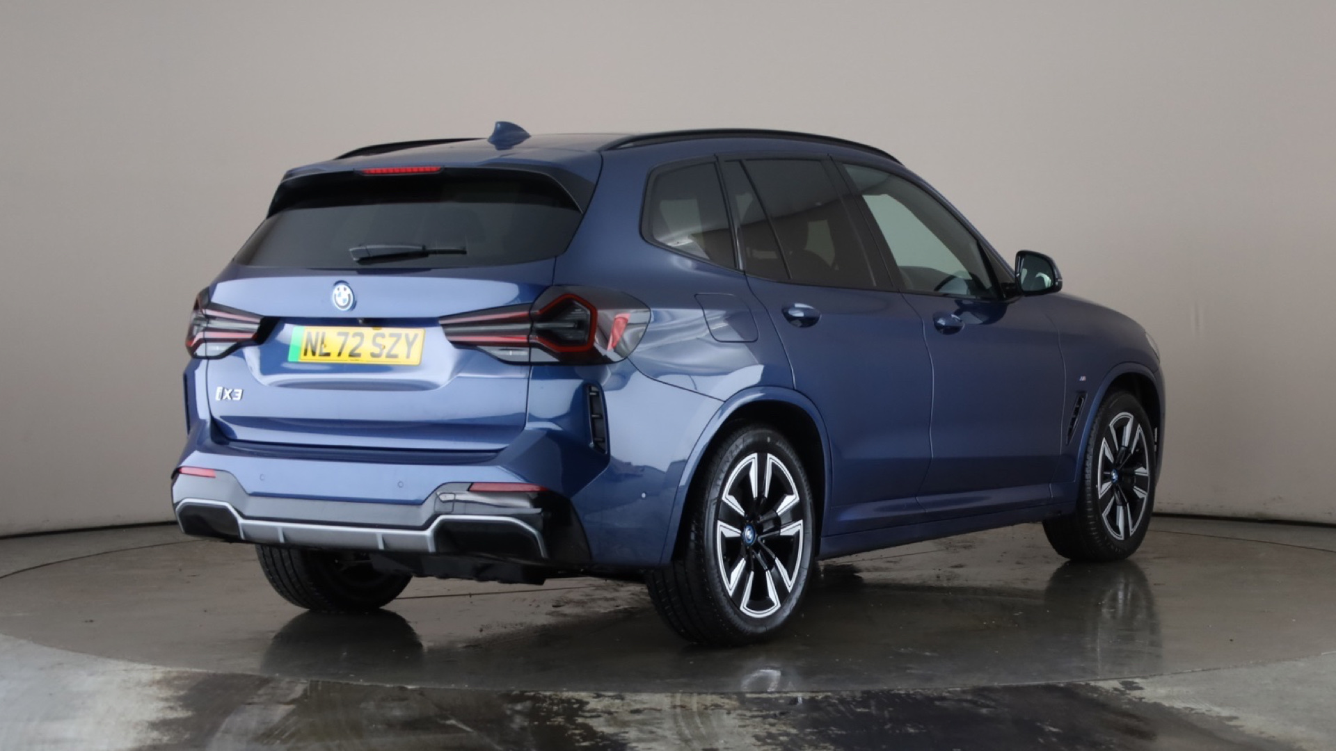 4020630 210kW M Sport 80kWh 5dr Auto