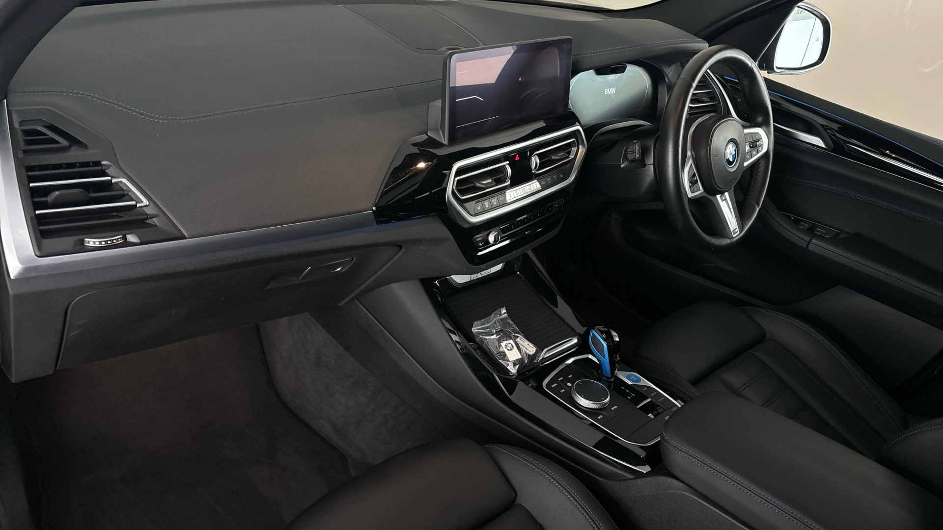 4020630 210kW M Sport 80kWh 5dr Auto