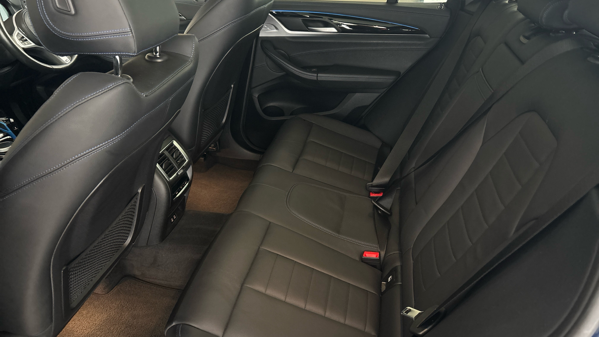 4020630 210kW M Sport 80kWh 5dr Auto