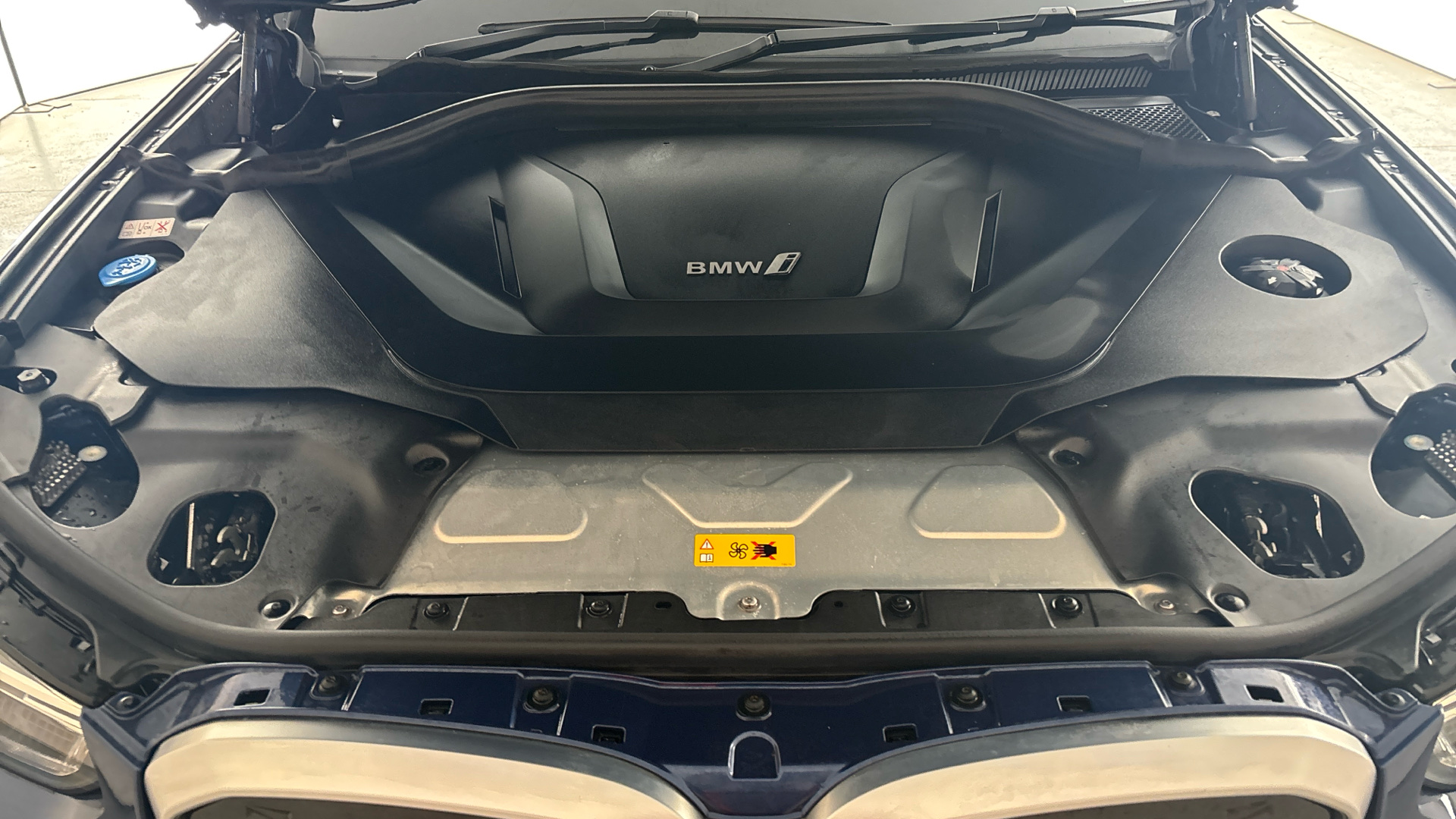 4020630 210kW M Sport 80kWh 5dr Auto