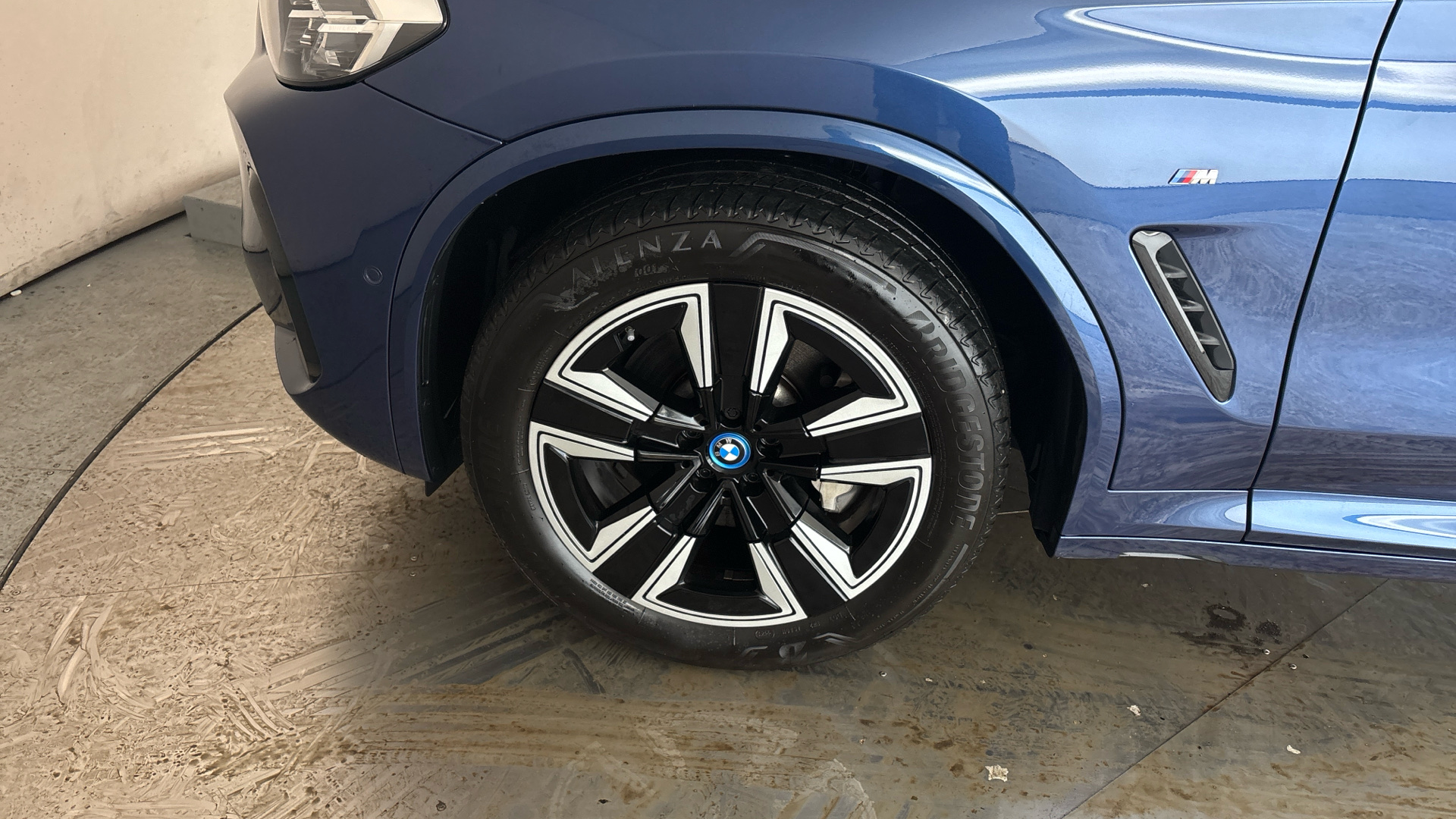 4020630 210kW M Sport 80kWh 5dr Auto