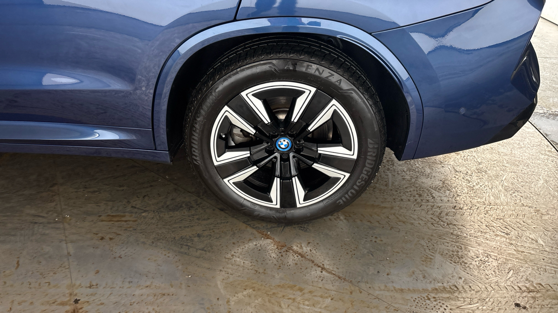 4020630 210kW M Sport 80kWh 5dr Auto