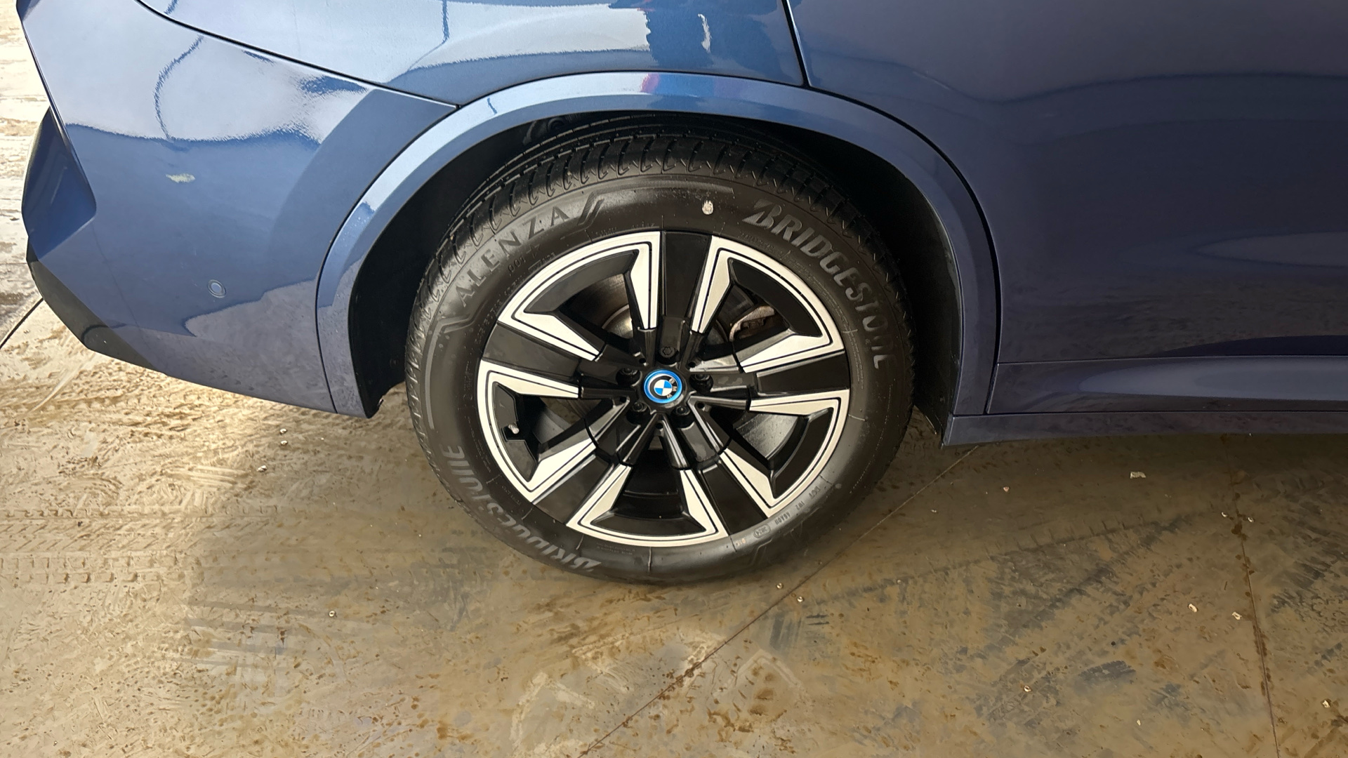 4020630 210kW M Sport 80kWh 5dr Auto