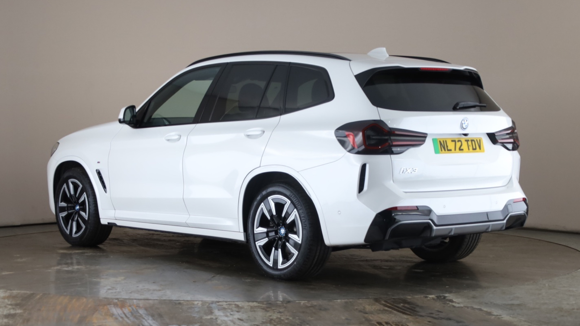 4020698 210kW M Sport 80kWh 5dr Auto