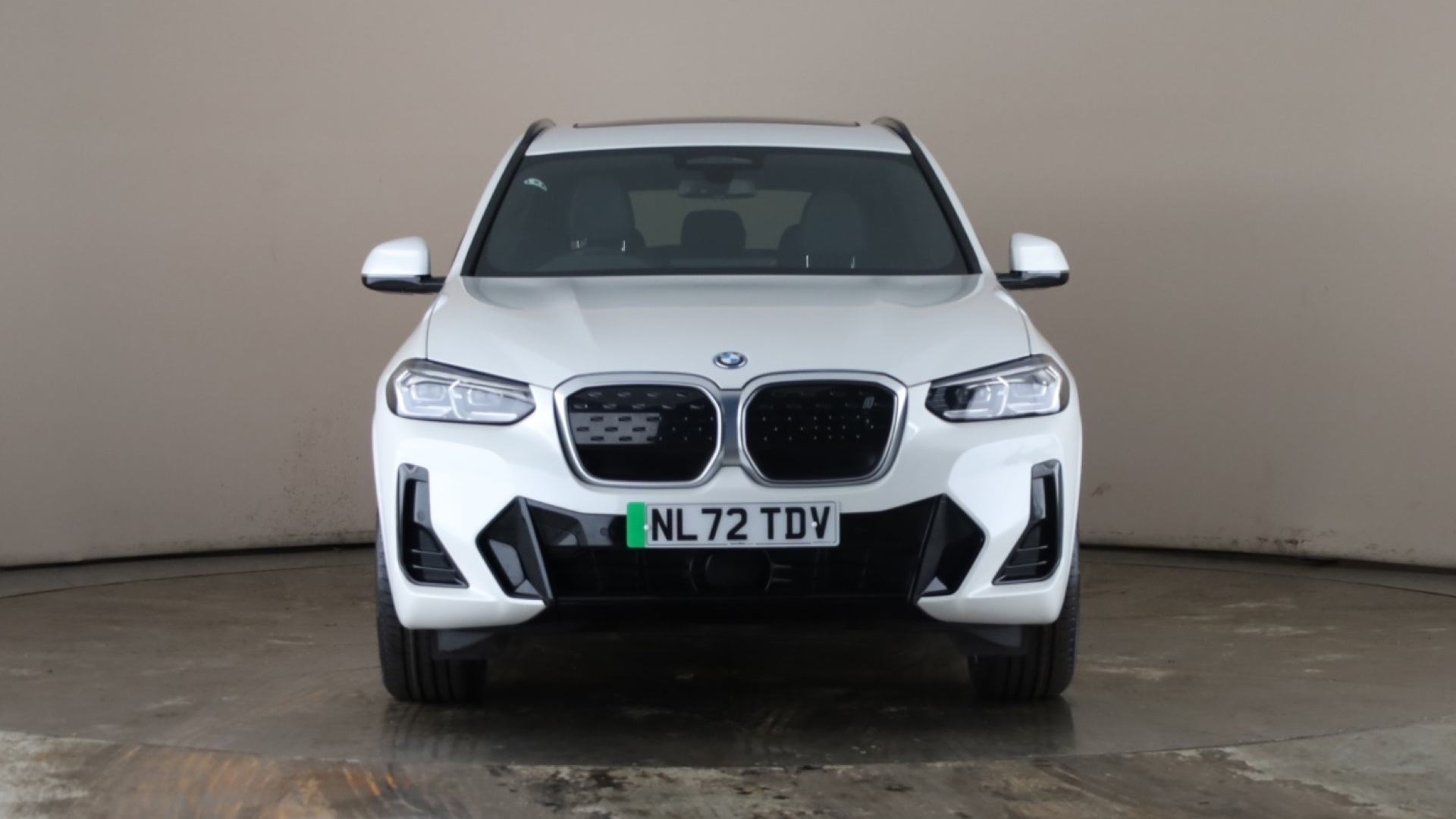 4020698 210kW M Sport 80kWh 5dr Auto