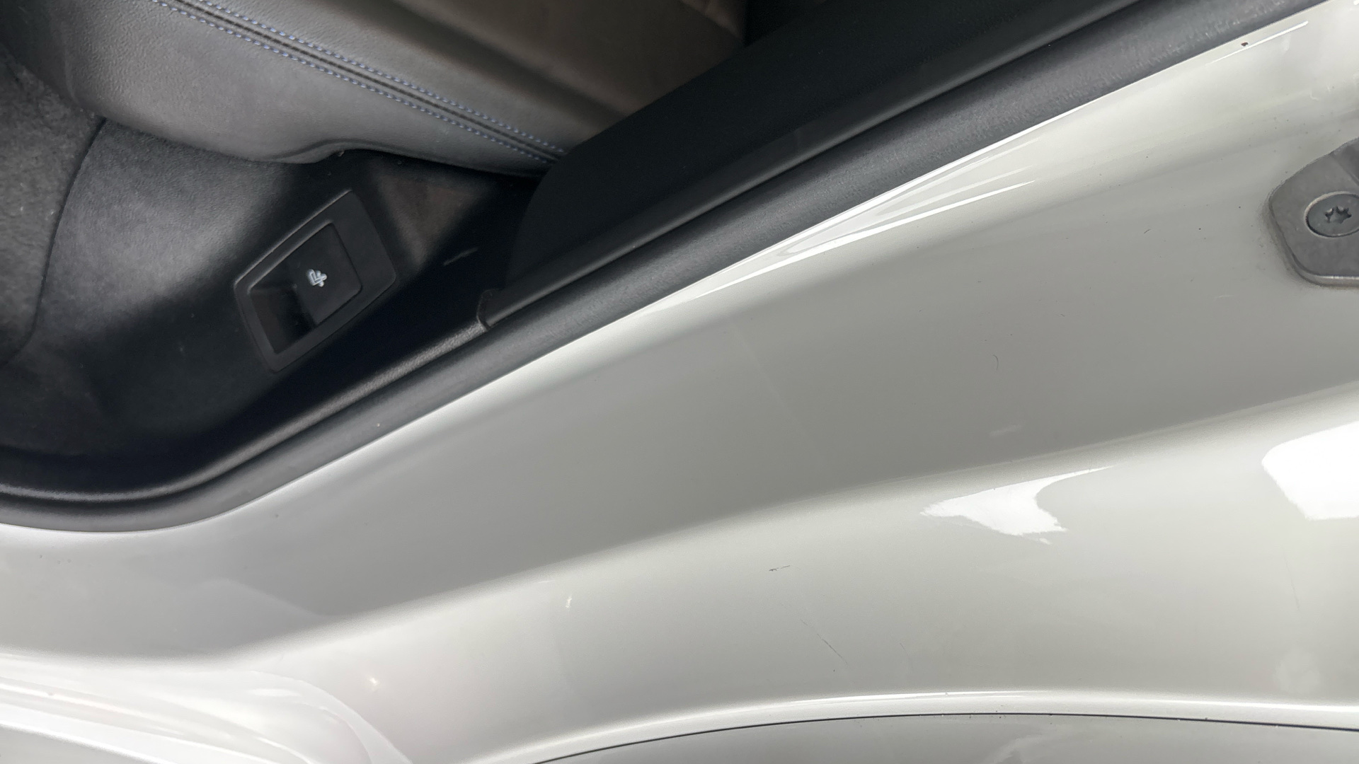 4020698 210kW M Sport 80kWh 5dr Auto