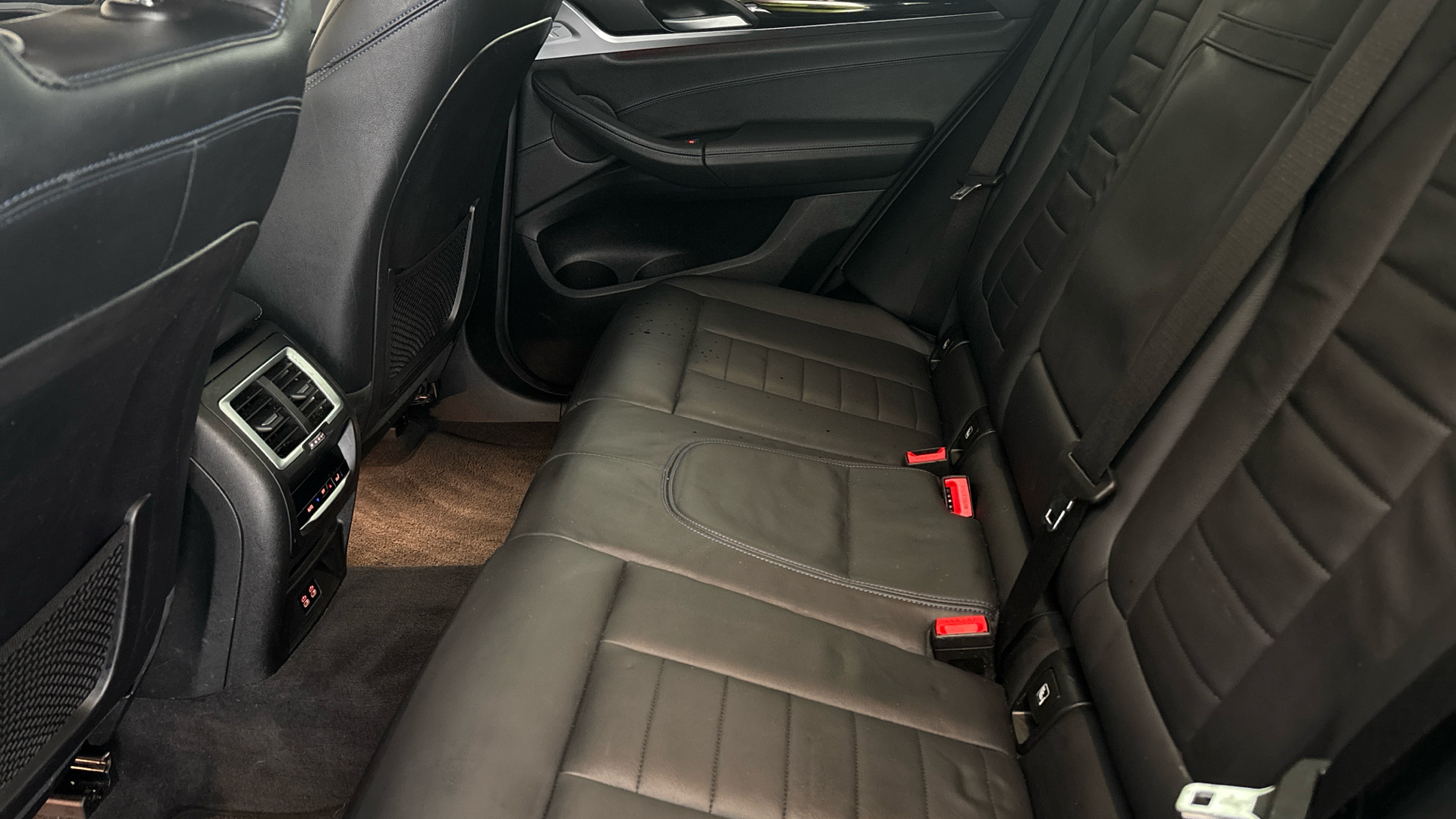 4020698 210kW M Sport 80kWh 5dr Auto