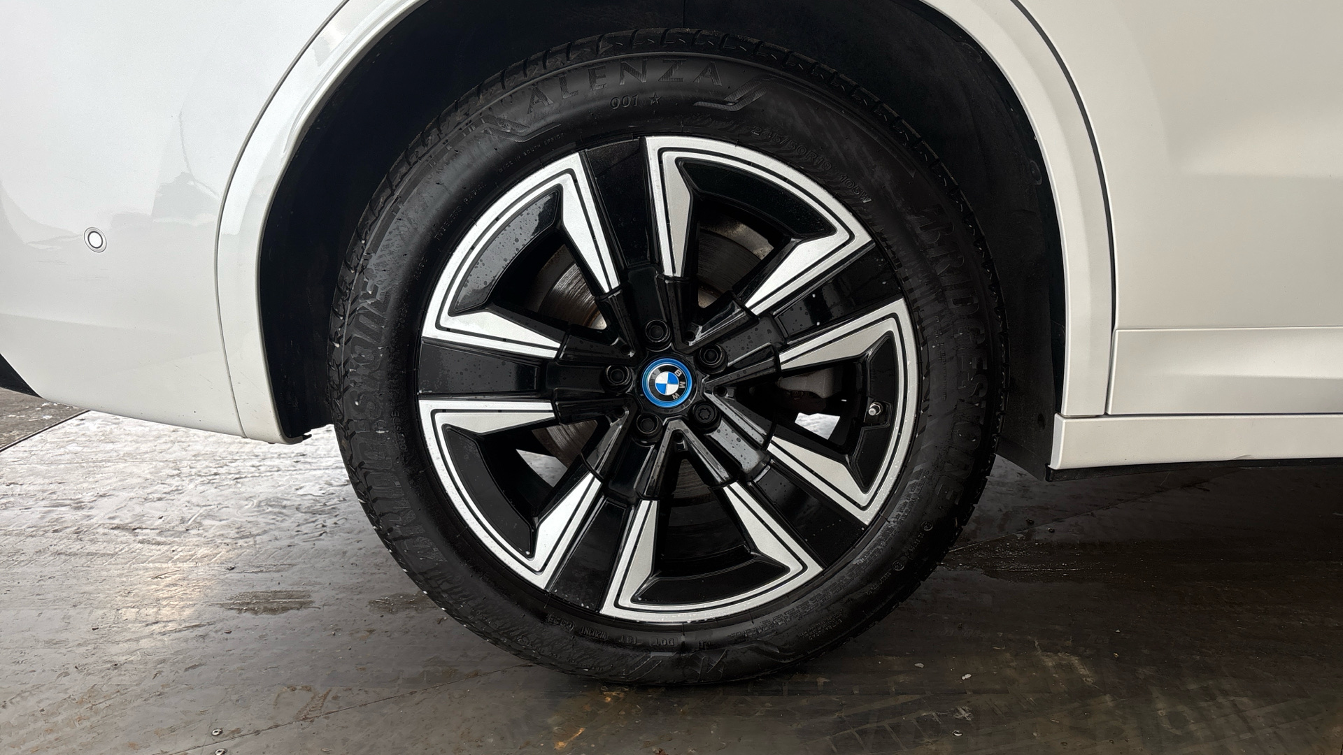 4020698 210kW M Sport 80kWh 5dr Auto