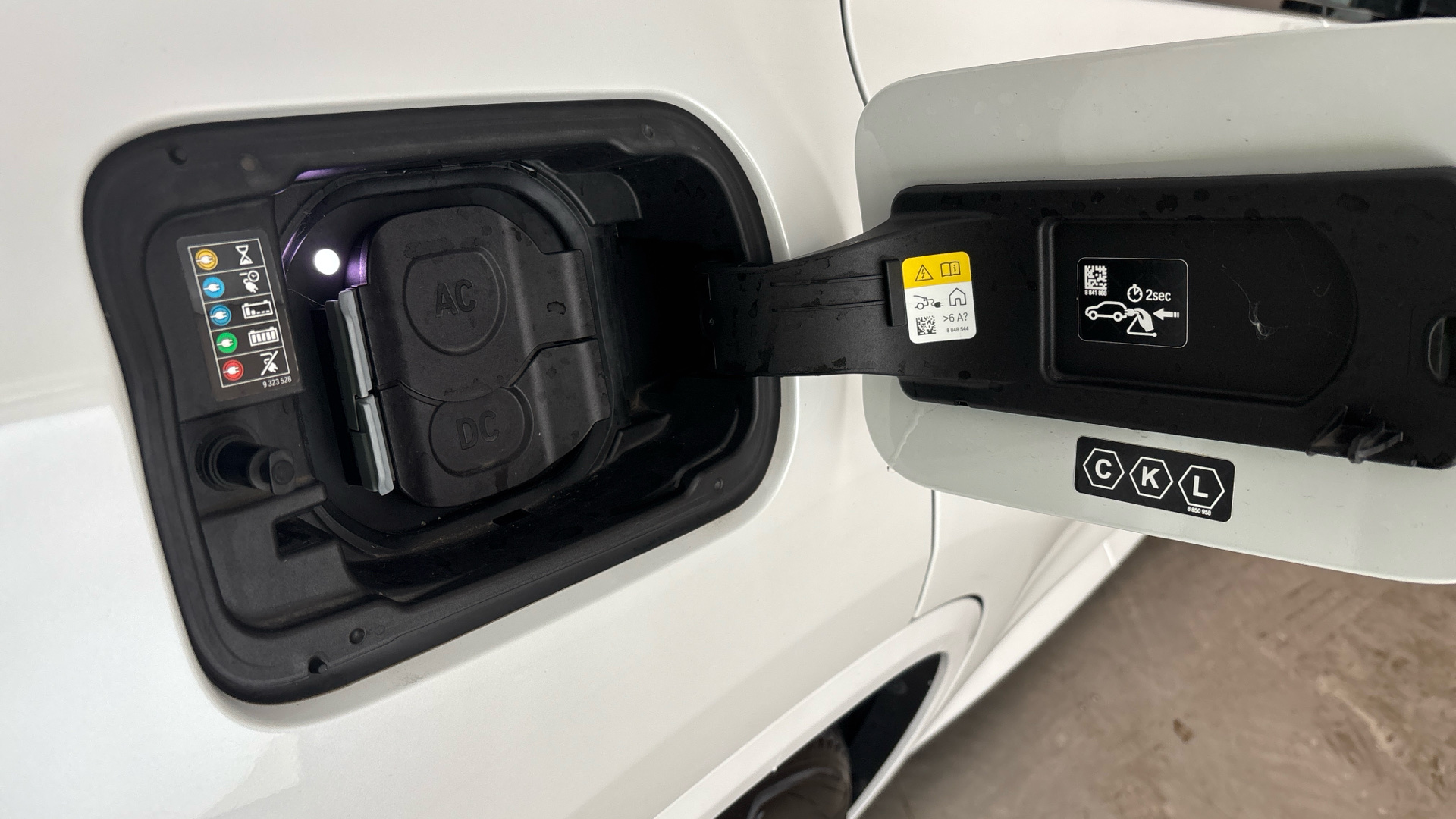 4020698 210kW M Sport 80kWh 5dr Auto