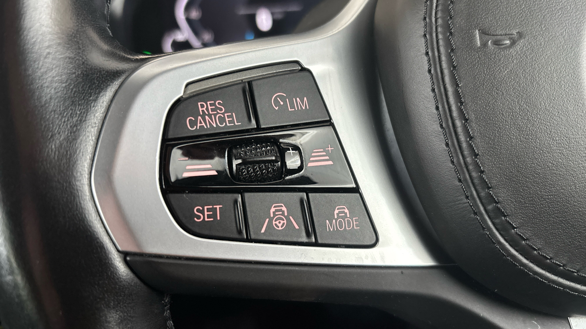 4020698 210kW M Sport 80kWh 5dr Auto