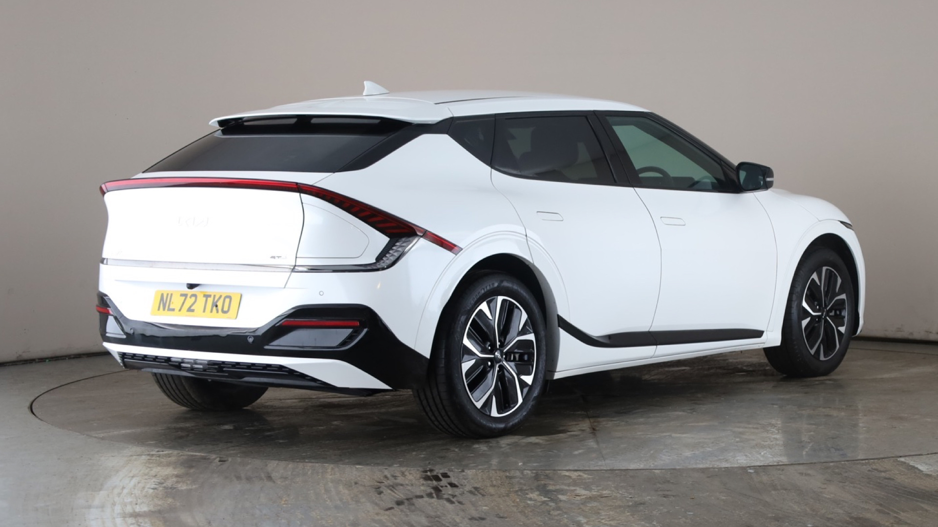 4020838 166kW GT Line 77.4kWh 5dr Auto