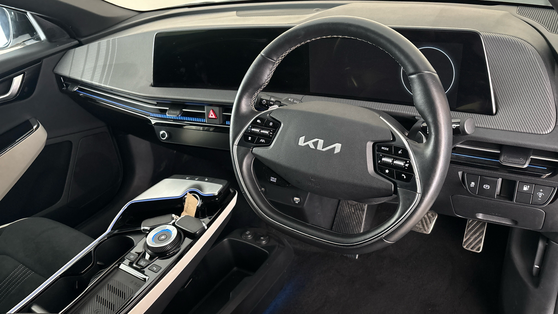 4020838 166kW GT Line 77.4kWh 5dr Auto