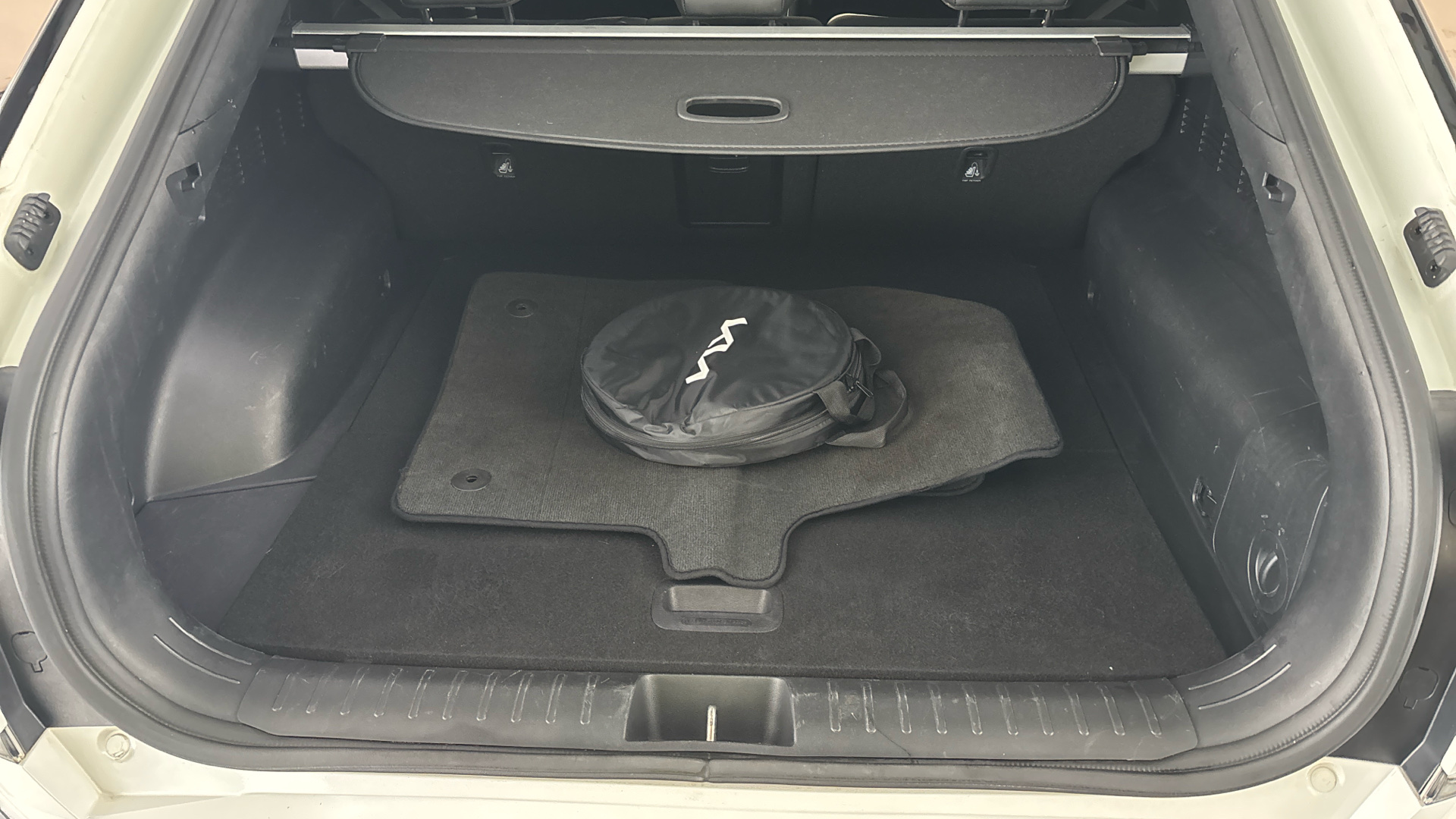 4020838 166kW GT Line 77.4kWh 5dr Auto