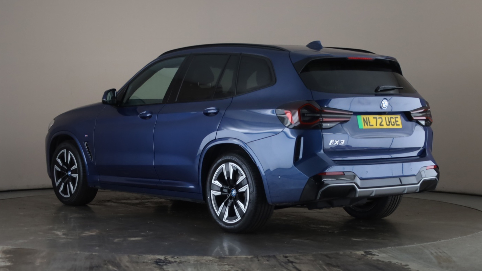 4020638 210kW M Sport 80kWh 5dr Auto