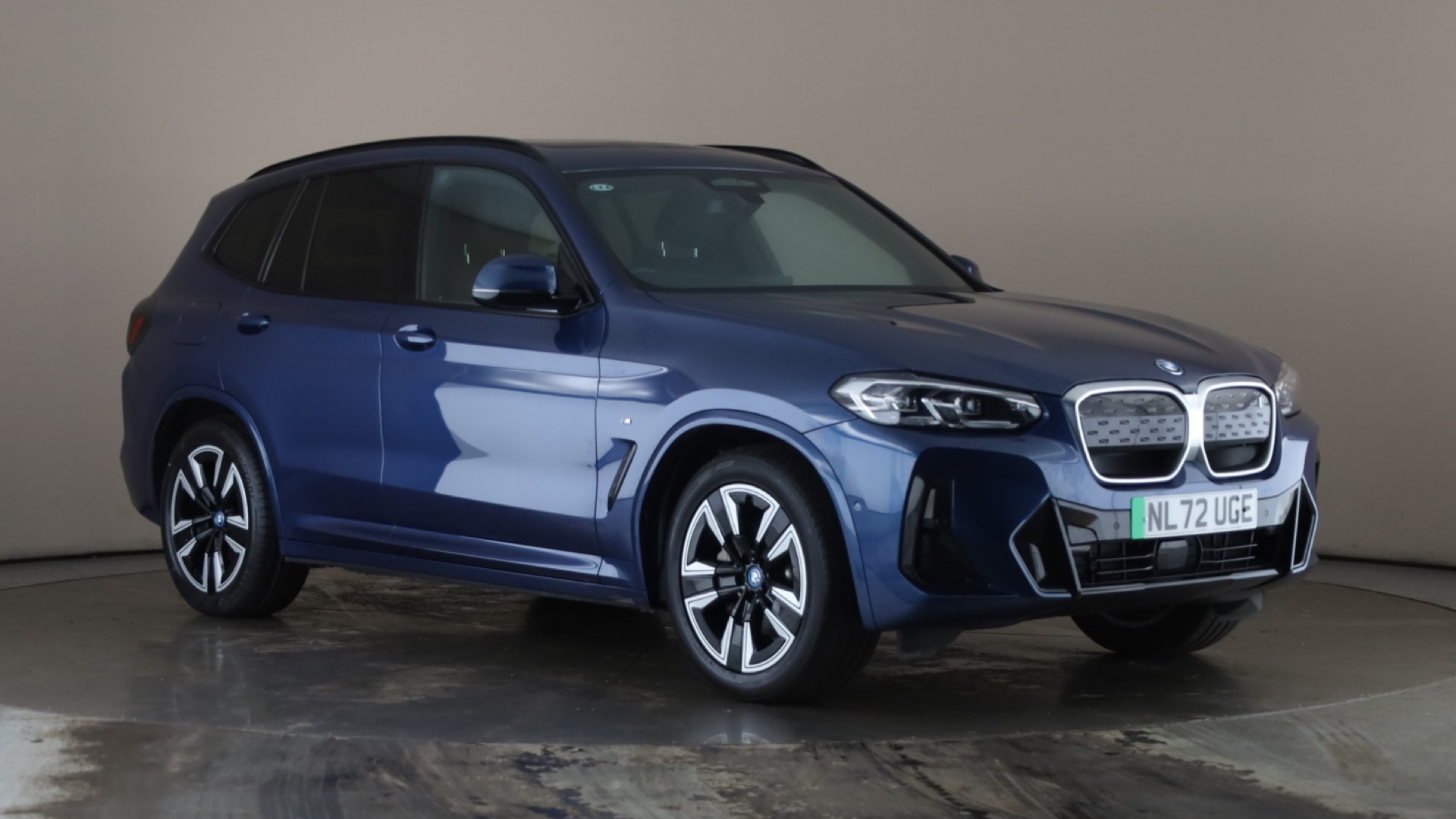 4020638 210kW M Sport 80kWh 5dr Auto