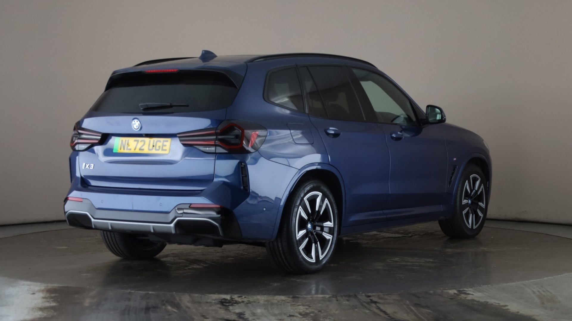 4020638 210kW M Sport 80kWh 5dr Auto