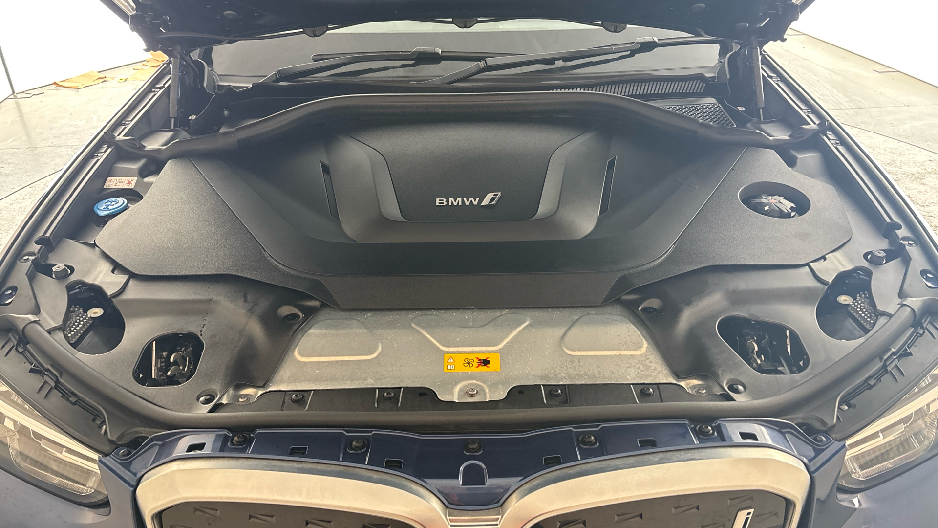 4020638 210kW M Sport 80kWh 5dr Auto