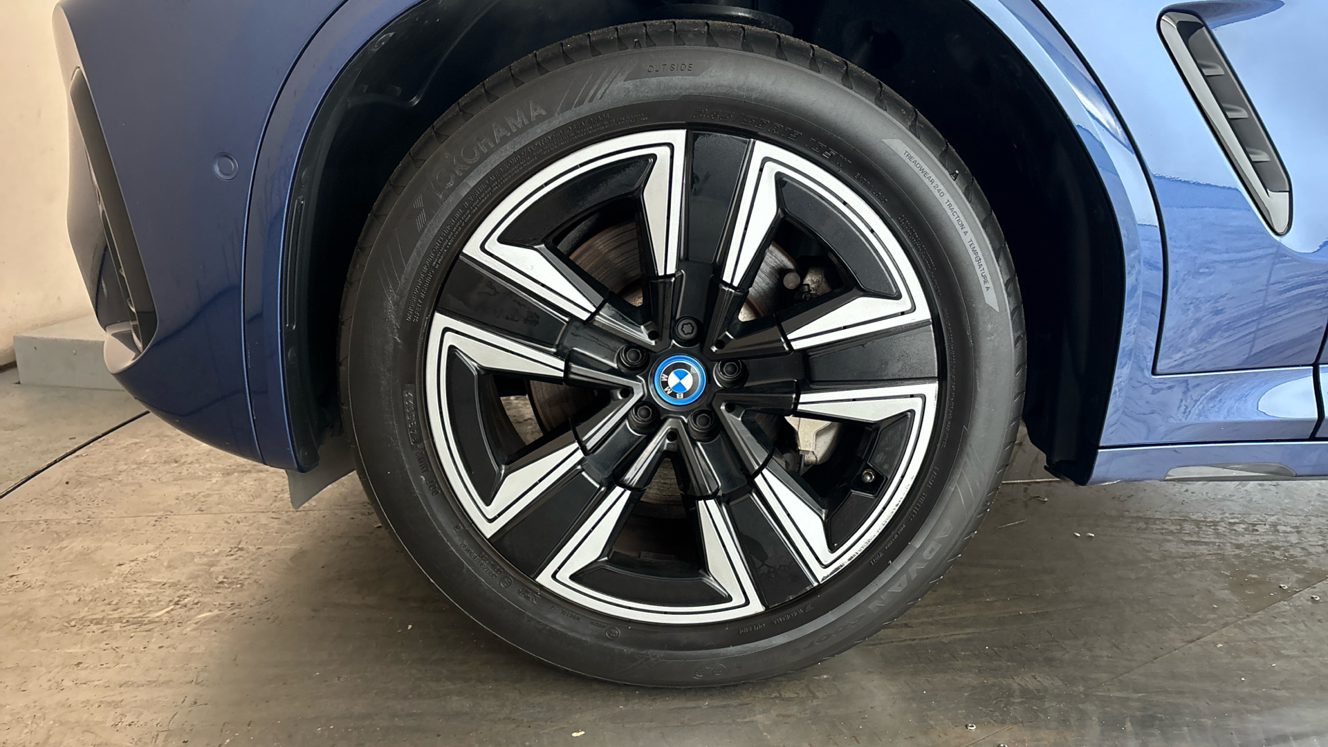 4020638 210kW M Sport 80kWh 5dr Auto