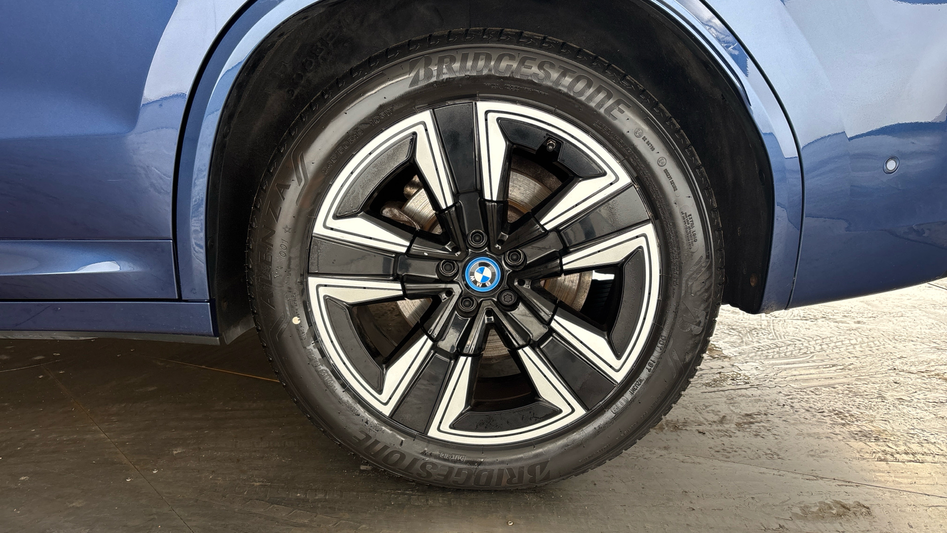 4020638 210kW M Sport 80kWh 5dr Auto