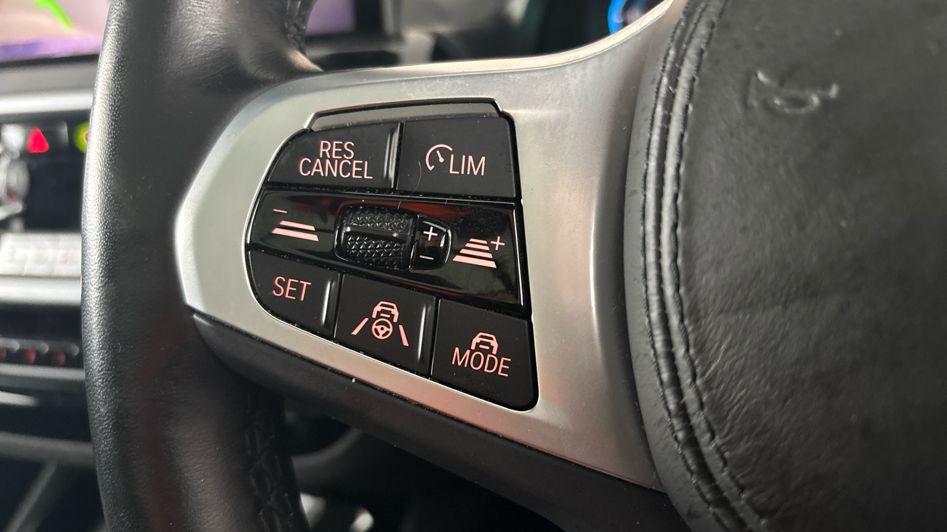 4020638 210kW M Sport 80kWh 5dr Auto