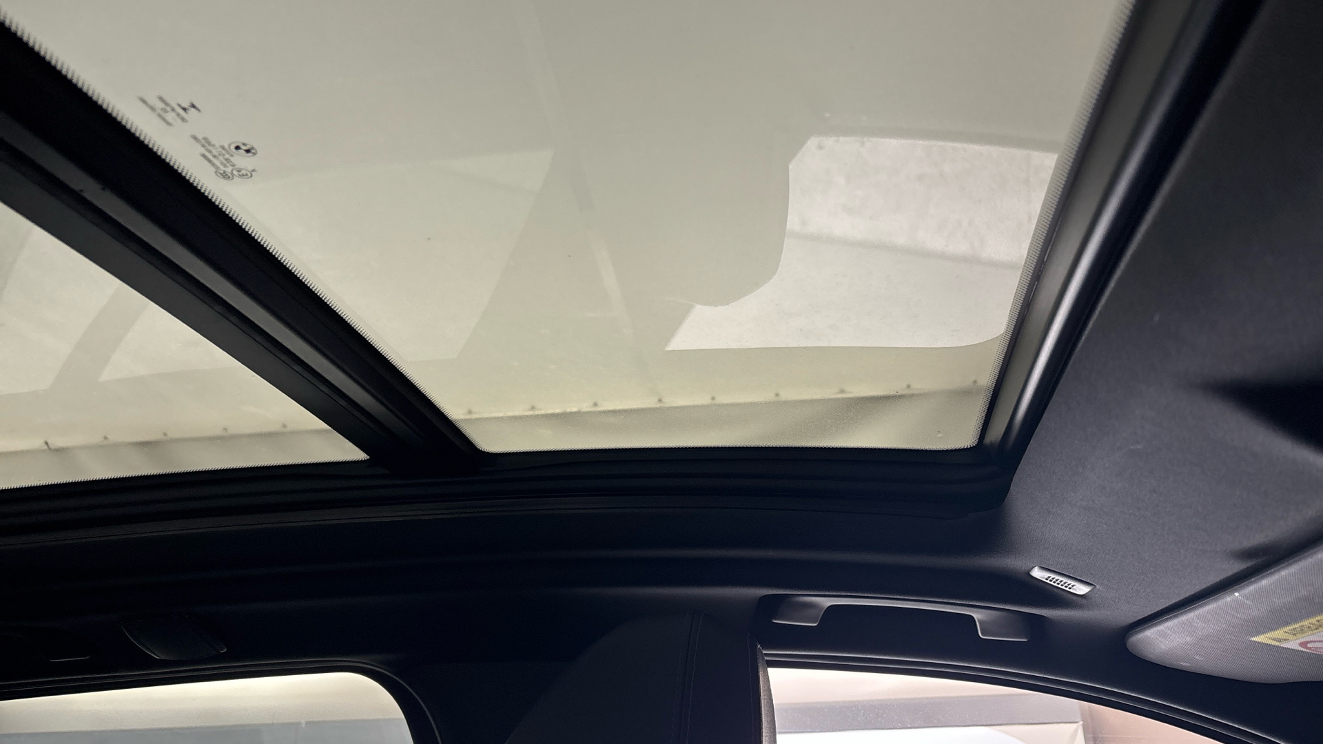 4020638 210kW M Sport 80kWh 5dr Auto