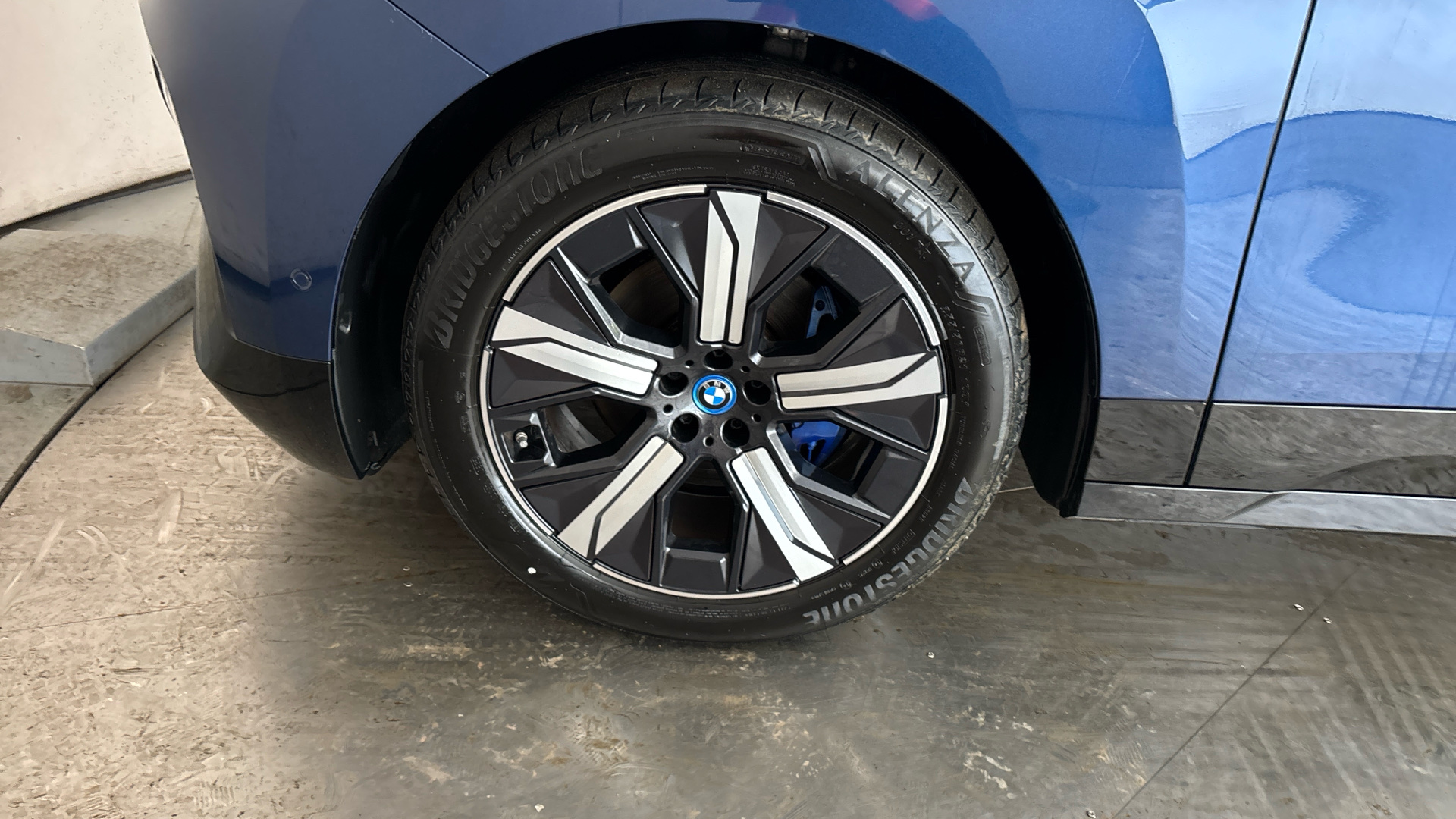 4020848 240kW xDrive40 M Sport 76.6kWh 5dr Auto