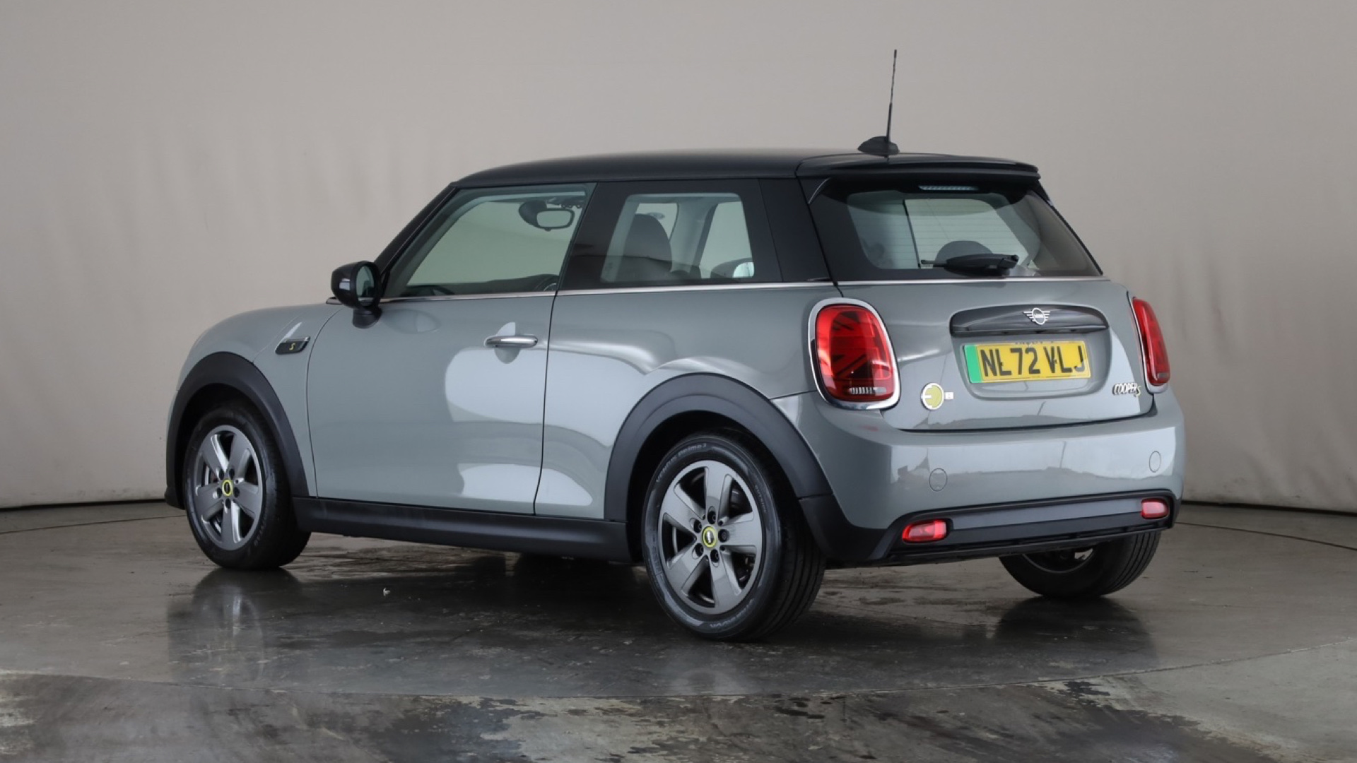 4027461 135kW Cooper S Level 1 33kWh 3dr Auto