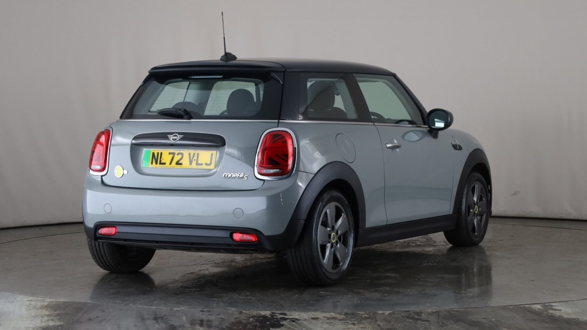 4027461 135kW Cooper S Level 1 33kWh 3dr Auto