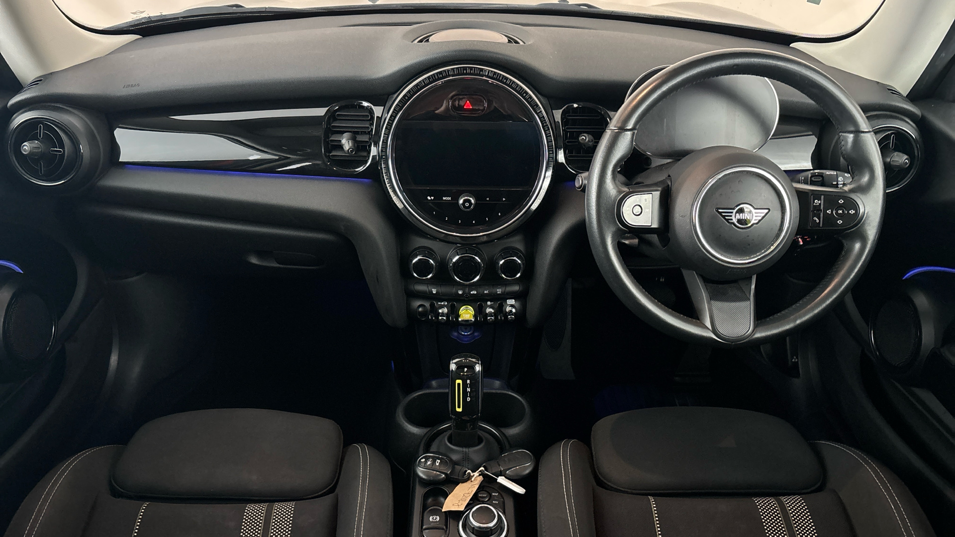 4027461 135kW Cooper S Level 1 33kWh 3dr Auto