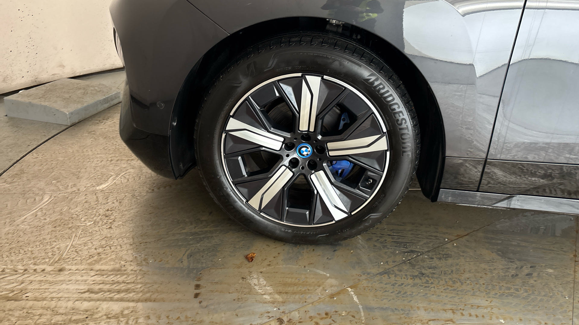 4028226 240kW xDrive40 M Sport 76.6kWh 5dr Auto