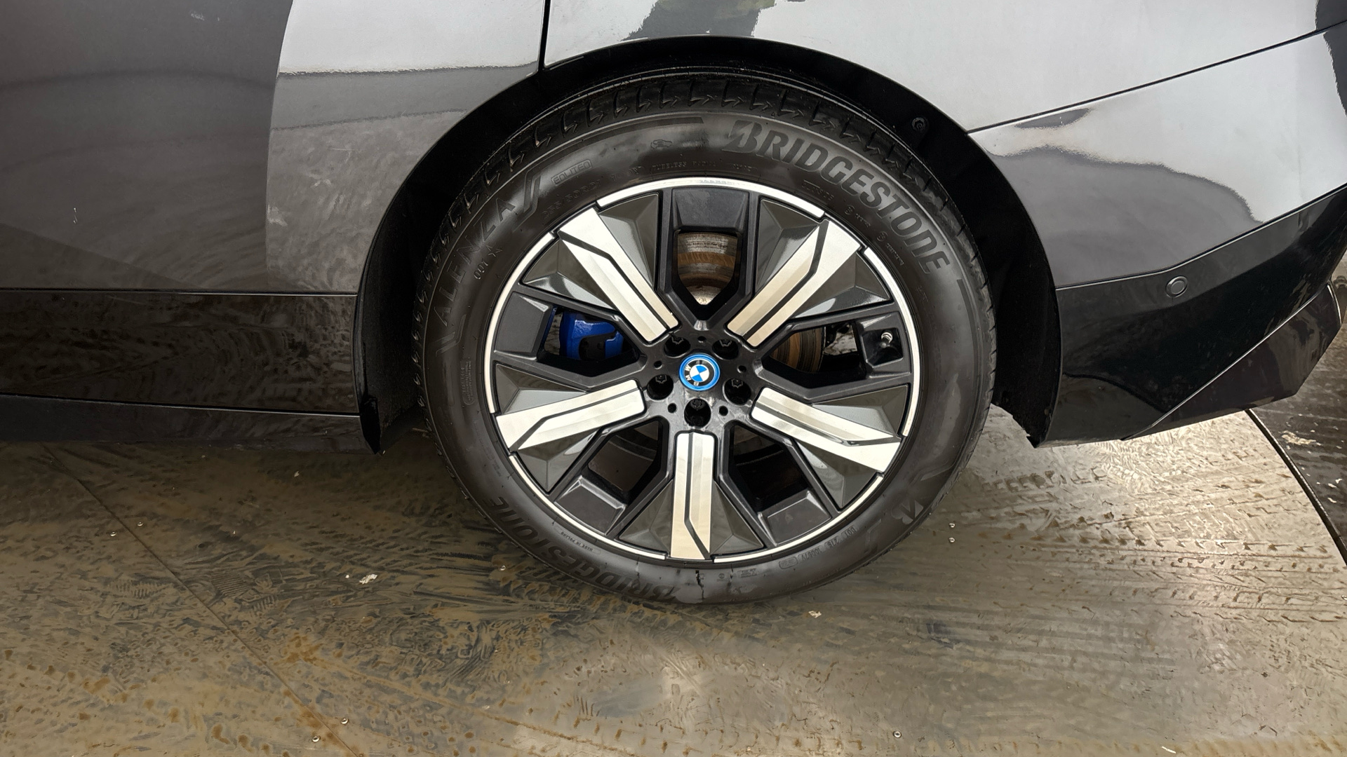 4028226 240kW xDrive40 M Sport 76.6kWh 5dr Auto