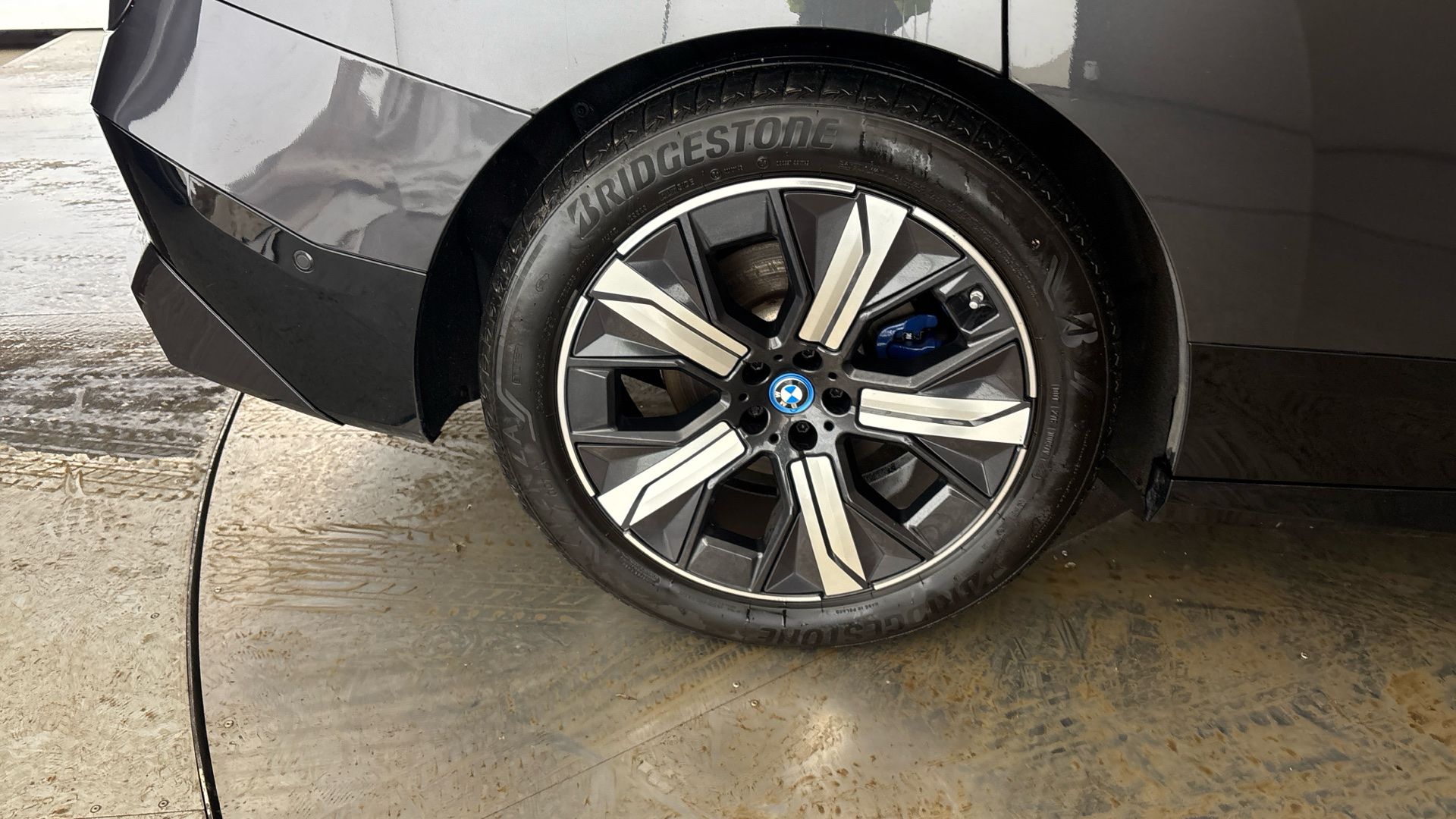 4028226 240kW xDrive40 M Sport 76.6kWh 5dr Auto