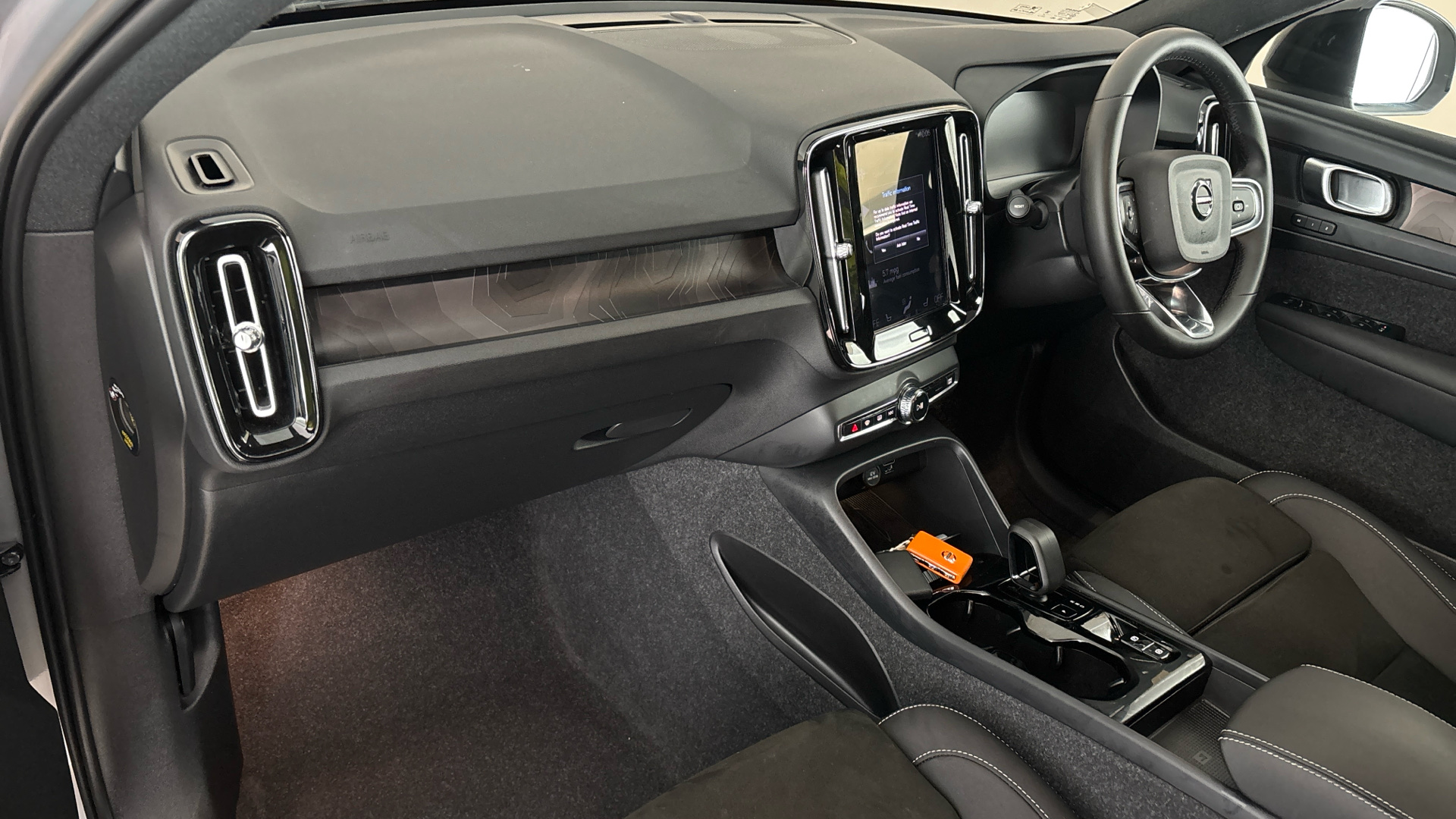 4020810 1.5 T4 Recharge PHEV Plus Dark 5dr Auto