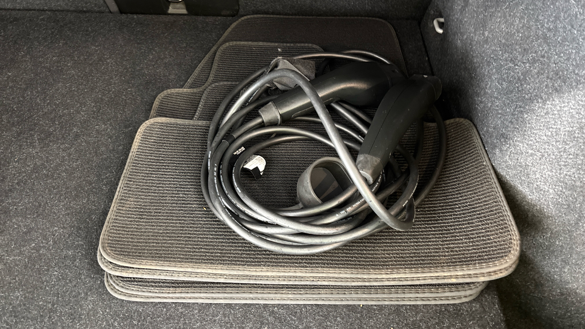 4020810 1.5 T4 Recharge PHEV Plus Dark 5dr Auto