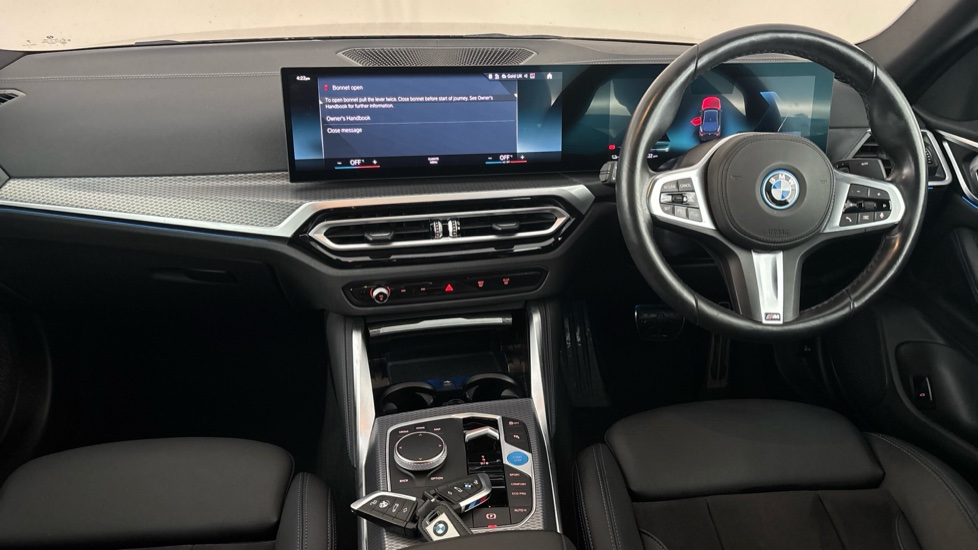 BMW I4 Image 11