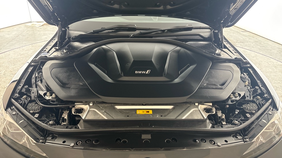 BMW I4 Image 16