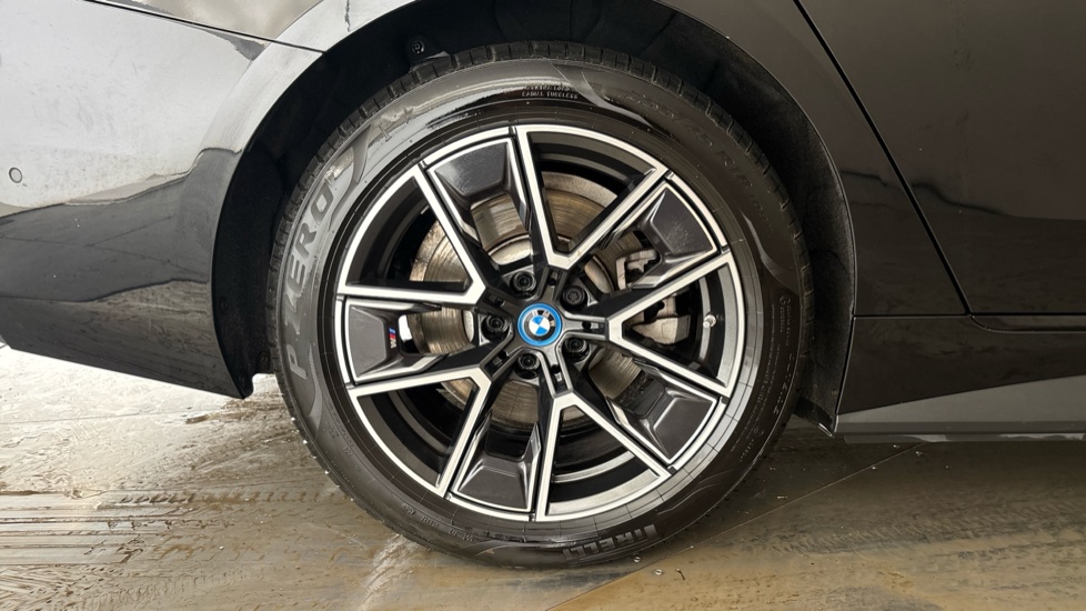 BMW I4 Image 19