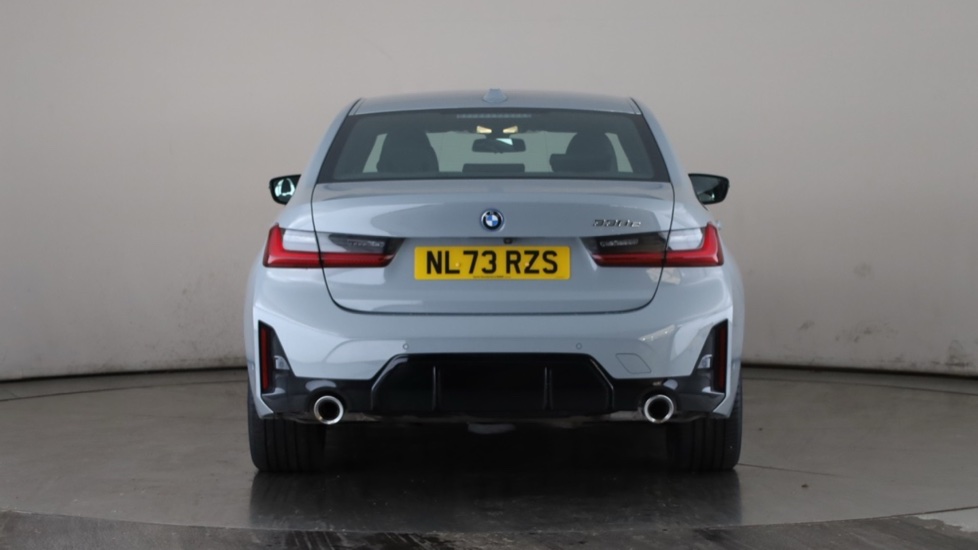 BMW 3 SERIES Image 4