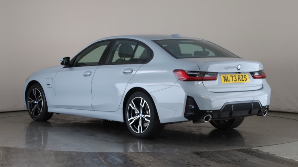 BMW 3 SERIES Image 3
