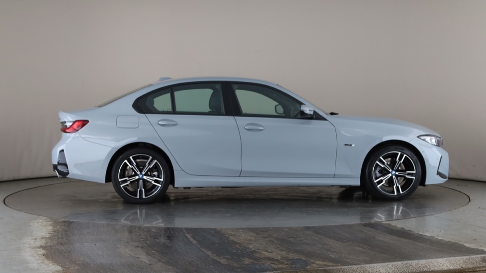 BMW 3 SERIES Image 6