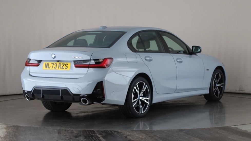 BMW 3 SERIES Image 5