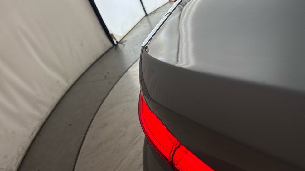 BMW 3 SERIES dent