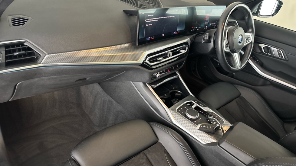 BMW 3 SERIES Image 10