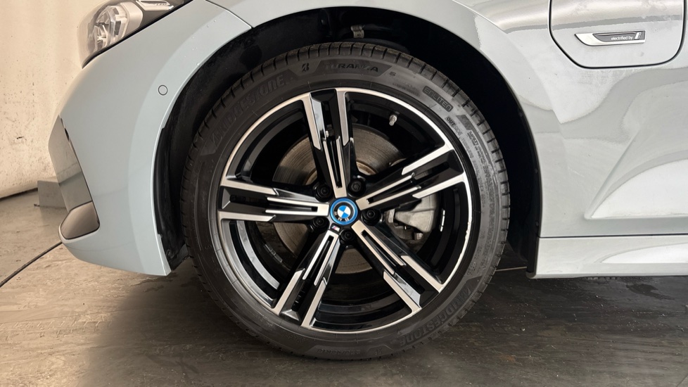 BMW 3 SERIES Image 17